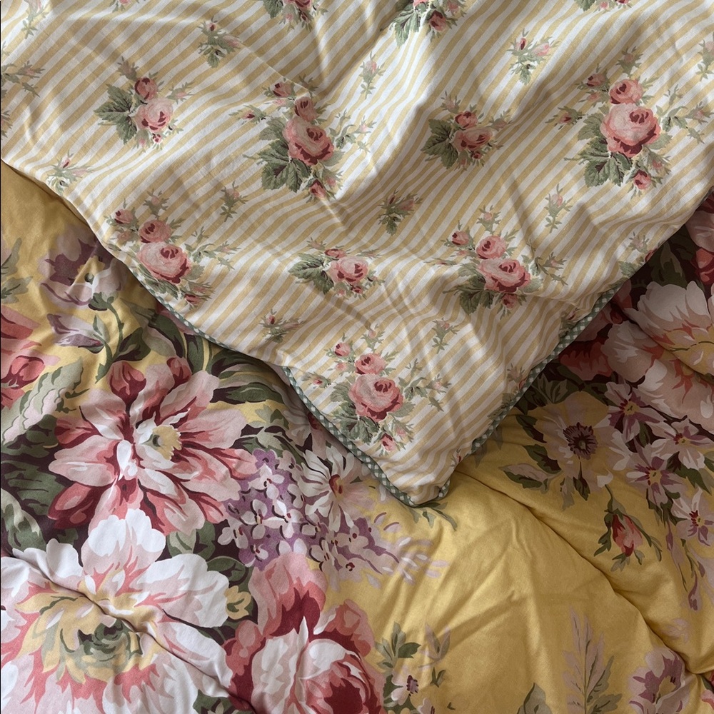 Two Ralph Lauren comforters for Mamoo ⭐️⭐️ - Picture 2 of 9